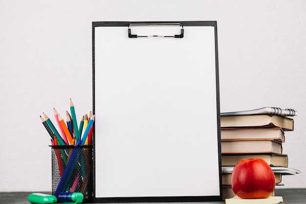 路虎车型大全和价格(路虎车型大全和价格及图片后头带轱辘)