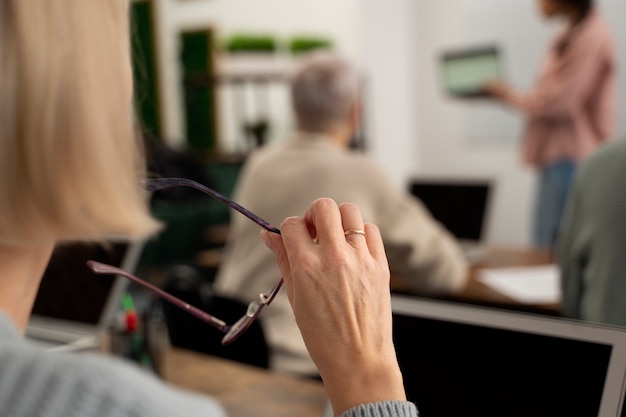 【上海一地调整为中风险地区,上海一地调整为中风险地区有哪些】